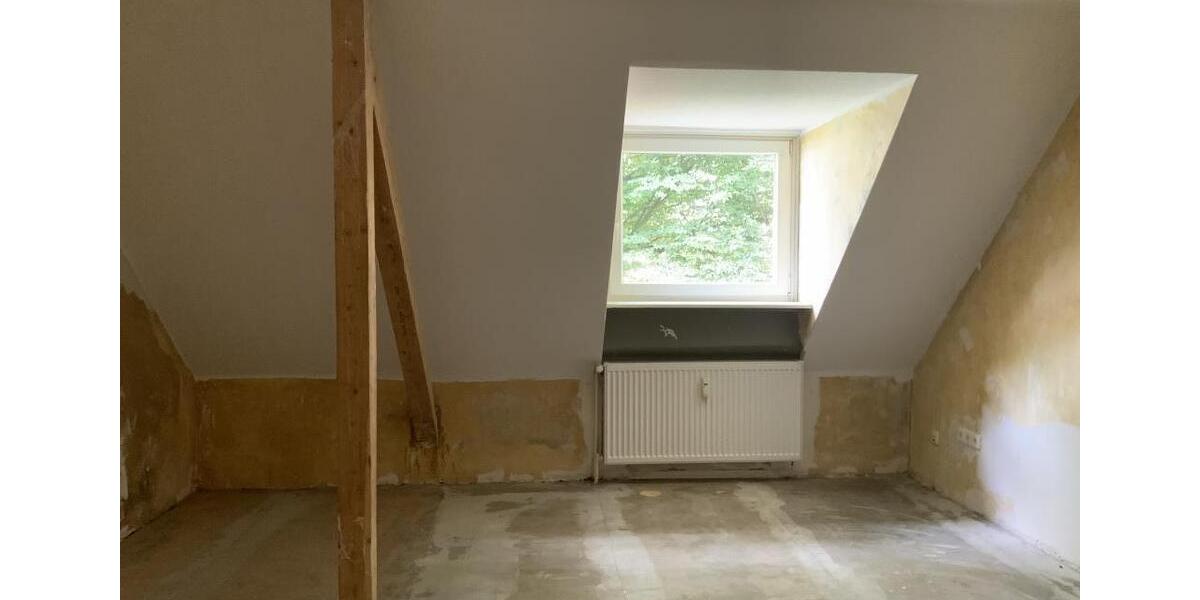 Dachgeschoßwohnung Gelsenkirchen Gelsenkirchen-Mitte - 5 Zimmer, 100 m&sup2;, 829&euro; | Angebot:25853502