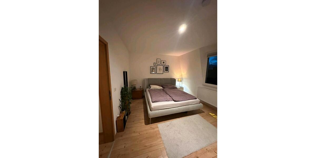 Dachgeschoßwohnung Solingen - 3 Zimmer, 100 m&sup2;, 1.190&euro; | Angebot:25974947