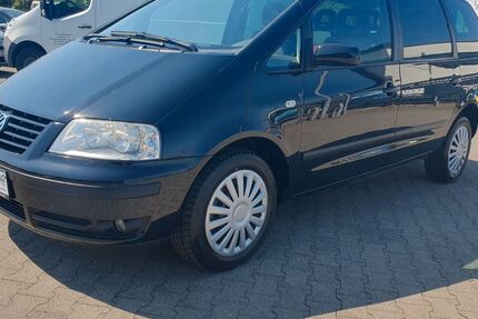 VW Sharan 99.748 km 8.999 &euro; Essen 45326