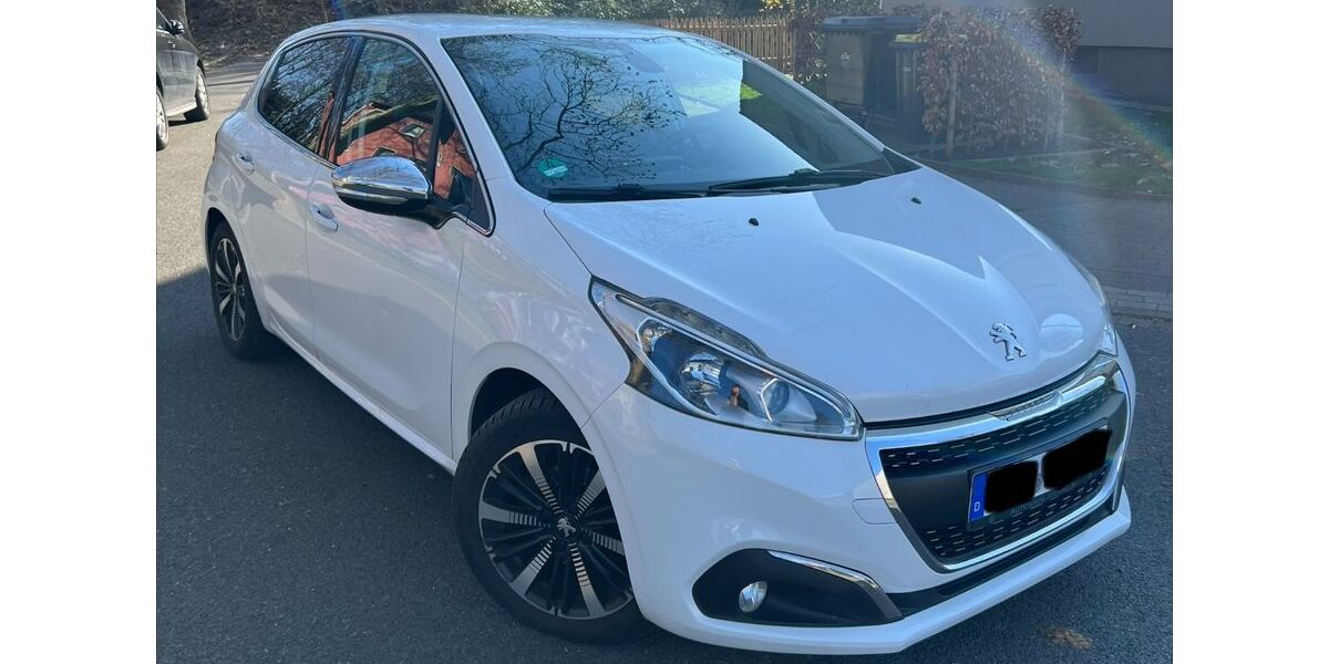 Peugeot 208 141.000 km 5.900 &euro; Essen 45329