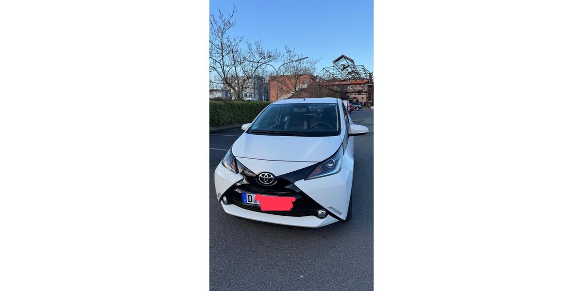 Toyota Aygo (X) 56.000 km 7.500 &euro; Düsseldorf 40597