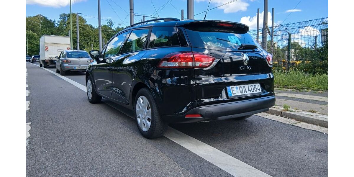 Renault Clio 81.000 km 4.899 &euro; Essen 45141