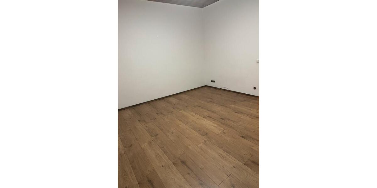 Erdgeschoßwohnung Essen Stadtbezirk VI - 2 Zimmer, 40 m&sup2;, 400&euro; | Angebot:25995538