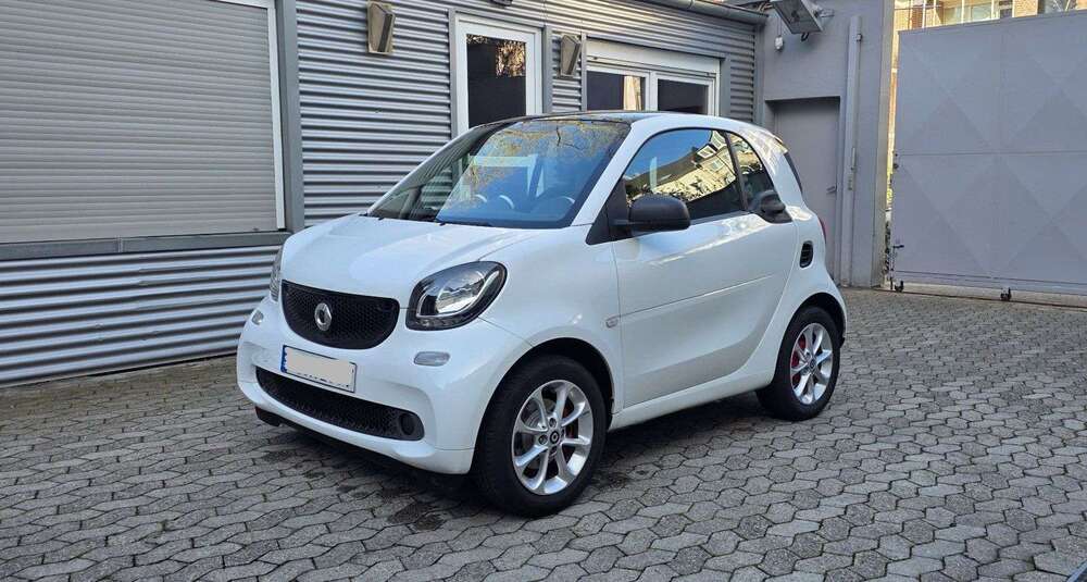 Smart forTwo 110.000 km 8.990 &euro; Düsseldorf 40227