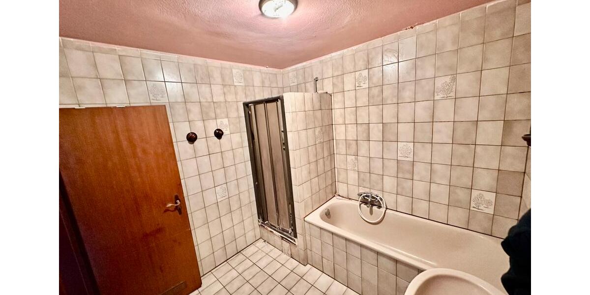 Etagenwohnung Düsseldorf Stadtbezirk 9 - 3 Zimmer, 85 m&sup2;, 190.000&euro; | Angebot:26588524