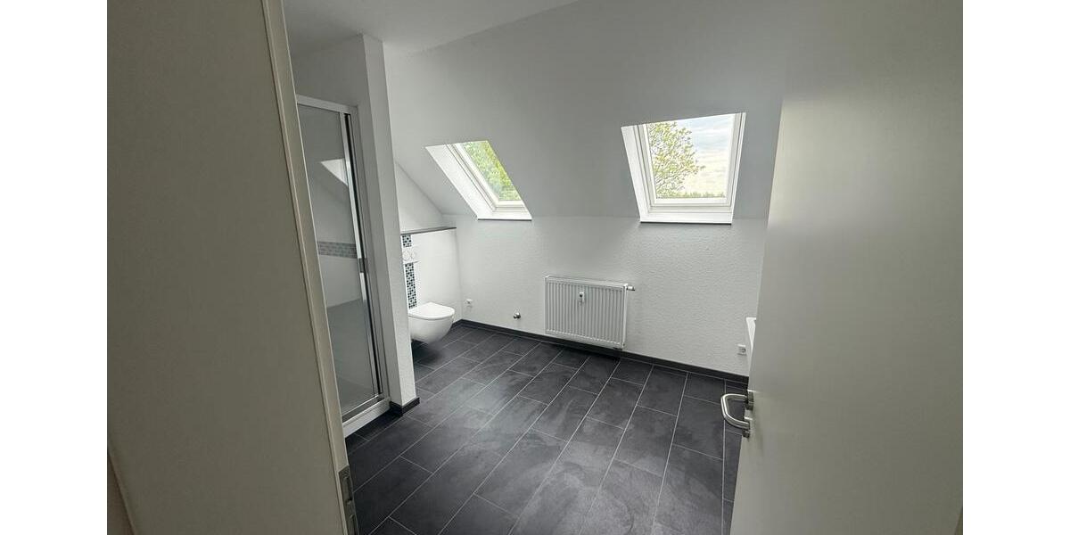 Dachgeschoßwohnung Remscheid Gemarkung Bergisch Born - 2 Zimmer, 75 m&sup2;, 600&euro; | Angebot:26515545
