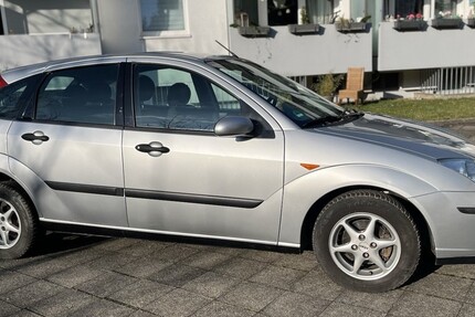 Ford Focus 142.000 km 2.650 &euro; Düsseldorf 40213