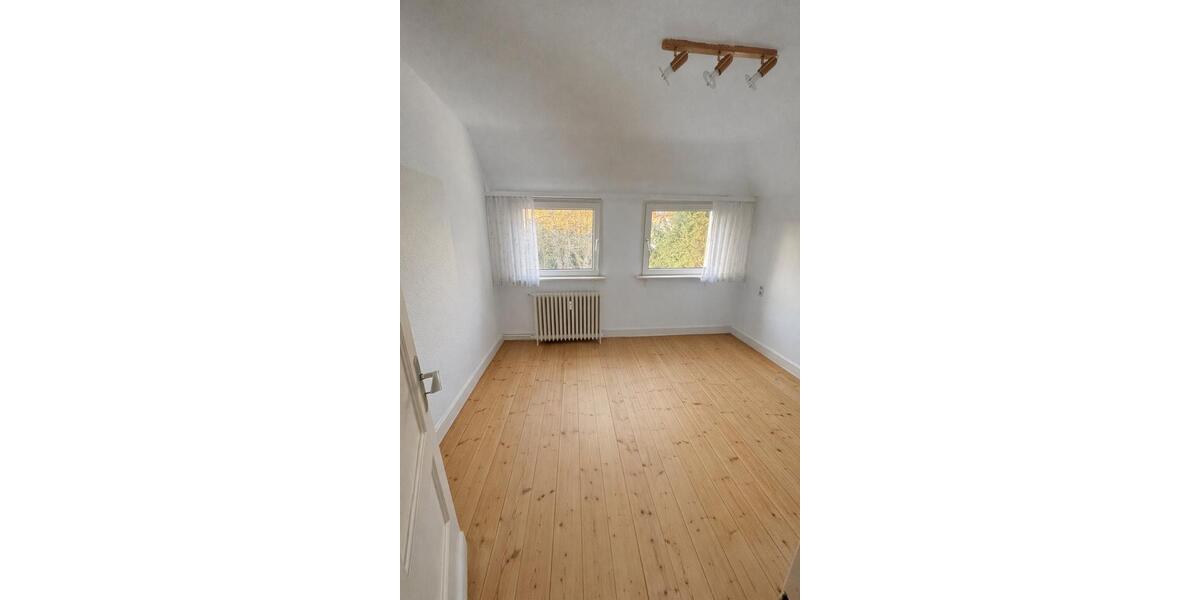 Dachgeschoßwohnung Gevelsberg - 2.5 Zimmer, 77 m&sup2;, 770&euro; | Angebot:25843790
