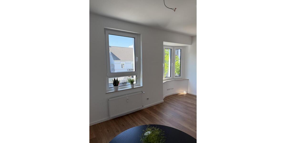 Terrassenwohnung Langenfeld (Rheinland) - 2 Zimmer, 85 m&sup2;, 1.250&euro; | Angebot:26588048
