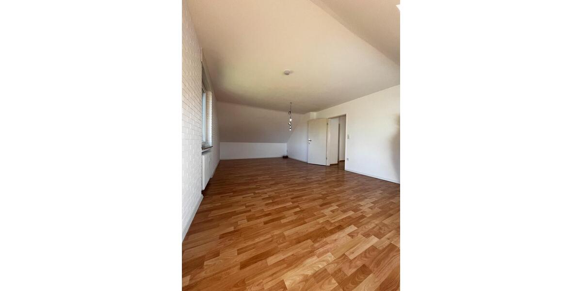 Dachgeschoßwohnung Wuppertal Cronenberg - 3 Zimmer, 64 m&sup2;, 520&euro; | Angebot:26636785