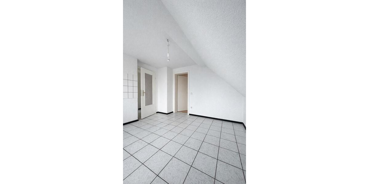 Dachgeschoßwohnung Solingen - 2 Zimmer, 36 m&sup2;, 390&euro; | Angebot:26001652