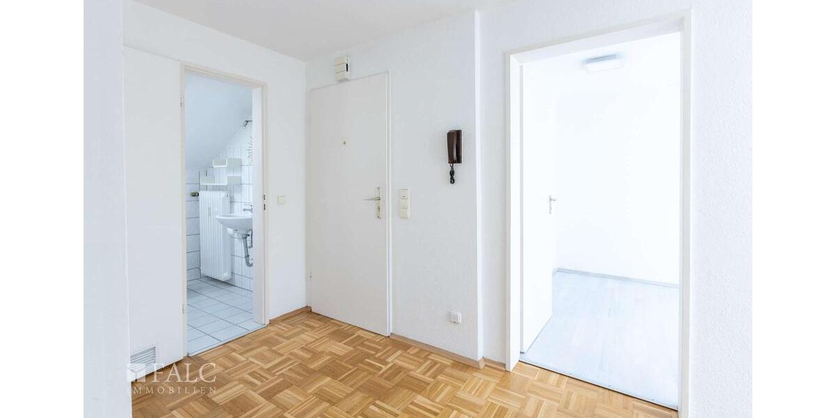 Dachgeschoßwohnung Essen Stadtbezirk II - 2.5 Zimmer, 51 m&sup2;, 510&euro; | Angebot:24676783