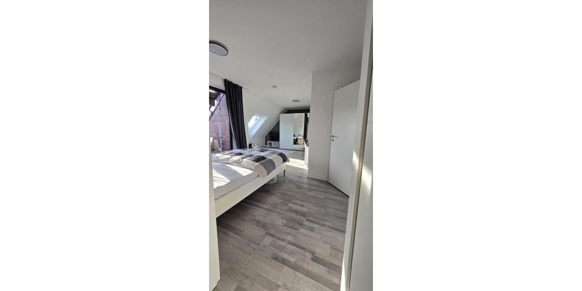 Dachgeschoßwohnung Solingen Ohligs - 2 Zimmer, 57 m&sup2;, 160.000&euro; | Angebot:26615471