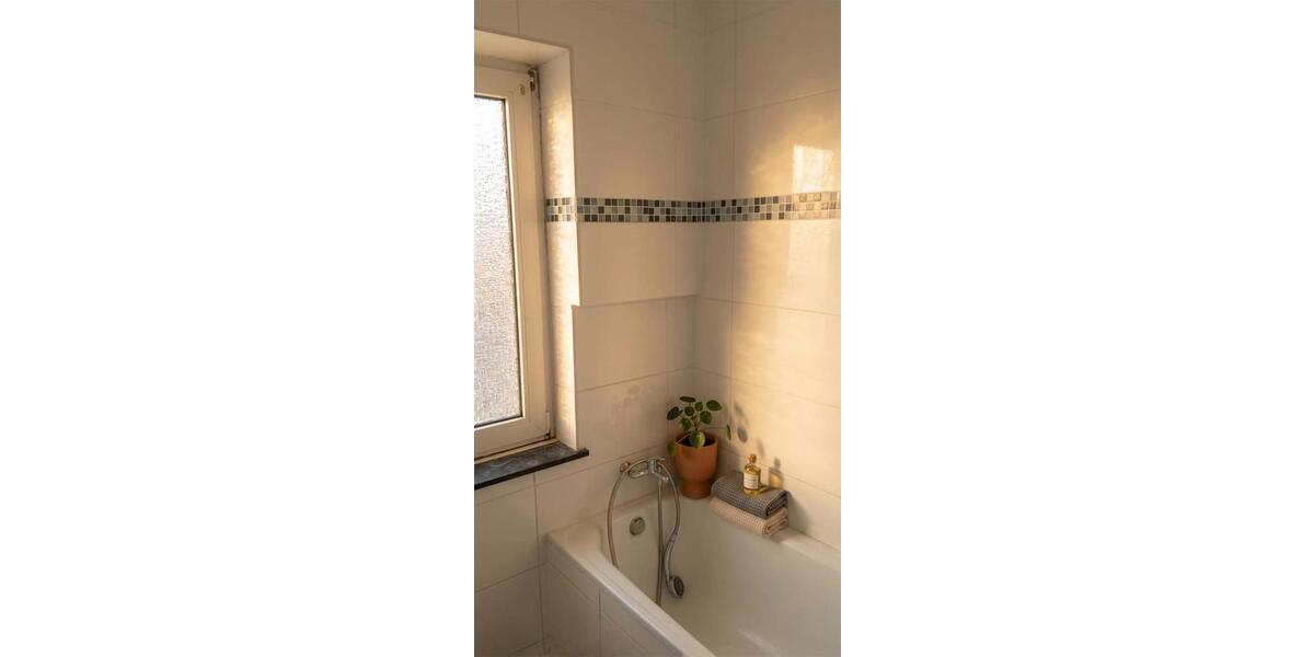 Etagenwohnung Gelsenkirchen Ückendorf - 4 Zimmer, 75 m&sup2;, 562&euro; | Angebot:25782969