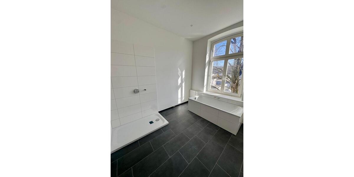 Etagenwohnung Wuppertal Arrenberg - 3 Zimmer, 122 m&sup2;, 1.440&euro; | Angebot:25377649