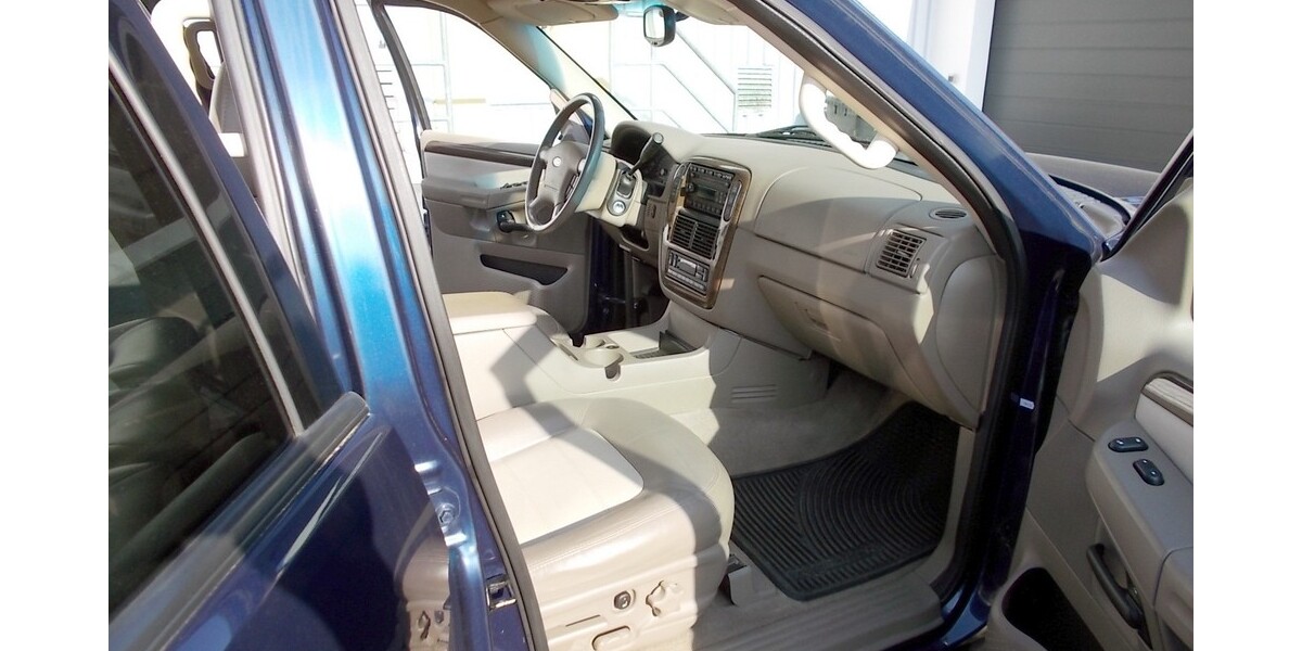 Ford Explorer 200.500 km 8.900 &euro; Remscheid 42853