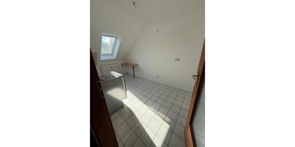 Dachgeschoßwohnung Essen Stadtbezirk IV - 3 Zimmer, 75 m&sup2;, 785&euro; | Angebot:26491263
