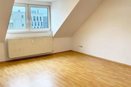 Zimmer Essen Stadtkern - 4 Zimmer, 95 m&sup2;, 890&euro; | Angebot:25773897
