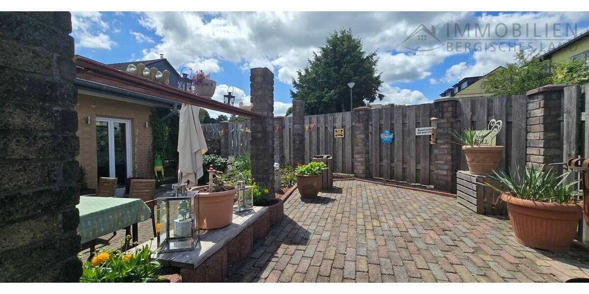 Reihenendhaus Hückeswagen Innenstadt - 4 Zimmer, 110 m&sup2;, 325.000&euro; | Angebot:25675573