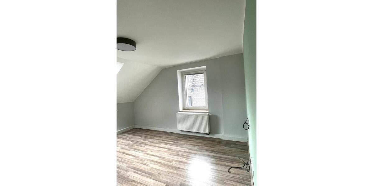 Dachgeschoßwohnung Mülheim an der Ruhr Menden-Holthausen - 2.5 Zimmer, 60 m&sup2;, 510&euro; | Angebot:25999447