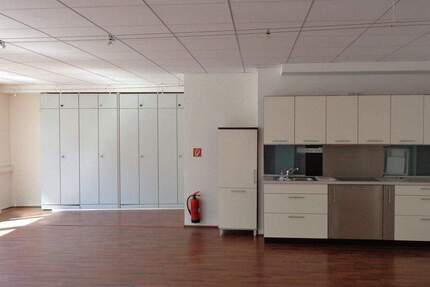 Gewerbeobjekt Düsseldorf Stadtmitte - 5 Zimmer, 215 m&sup2;, 1.950&euro; | Angebot:25845238