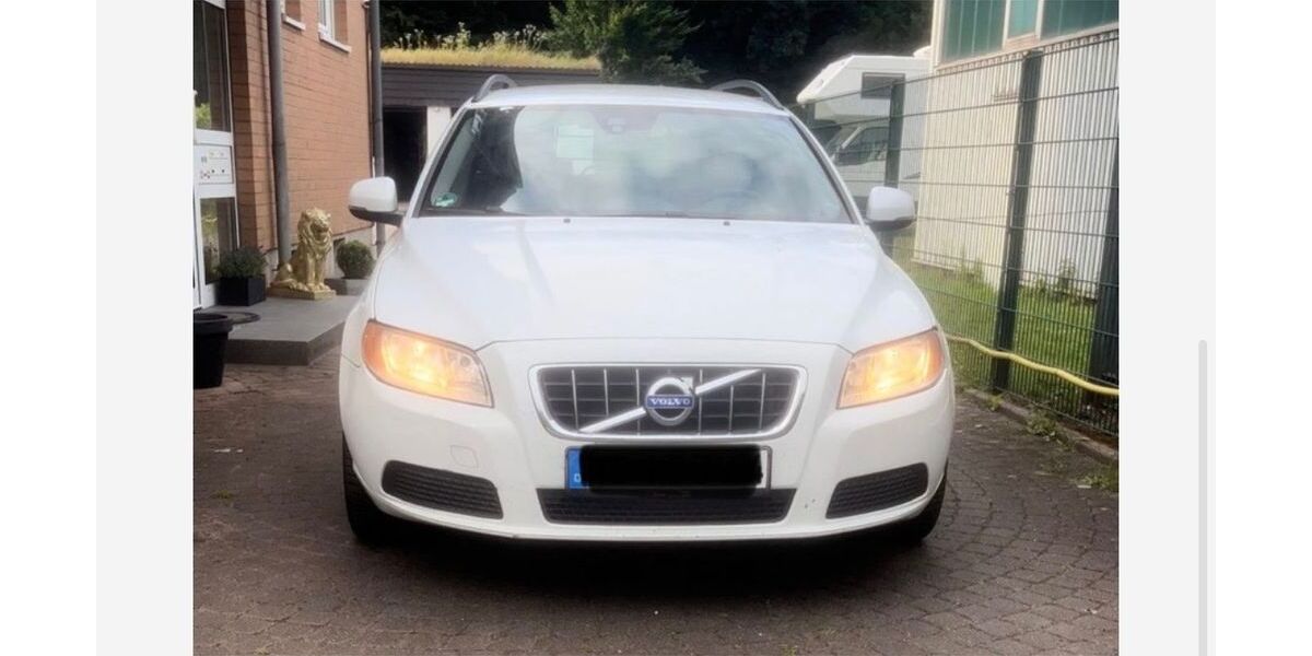 Volvo V70 220.000 km 8.900 &euro; Monheim am Rhein 40789