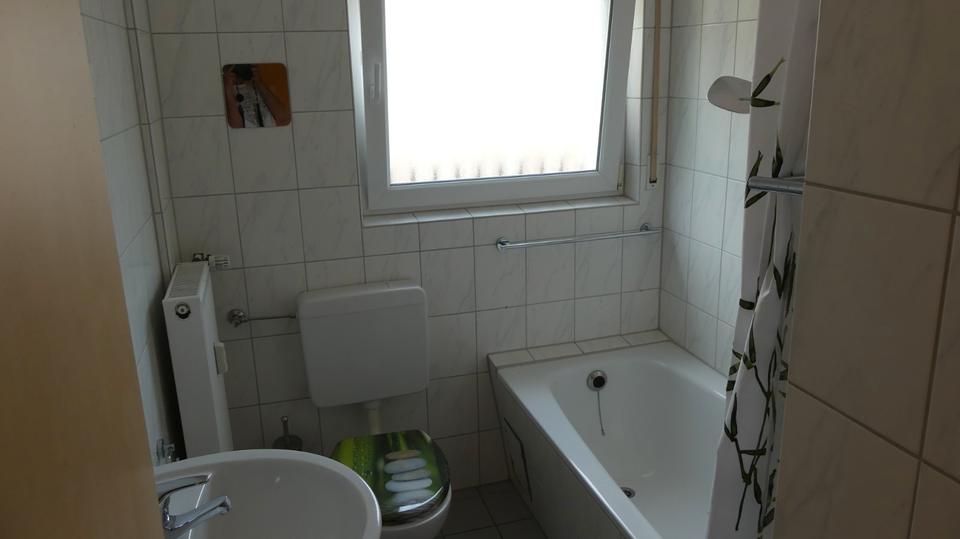 Dachgeschoßwohnung Langenfeld (Rheinland) - 3 Zimmer, 75 m&sup2;, 720&euro; | Angebot:26573037