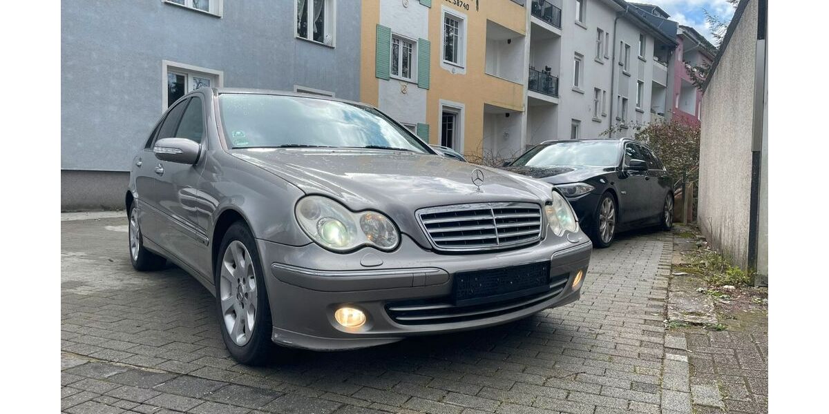 Mercedes-Benz C 270 284.709 km 2.350 &euro; Velbert 42551