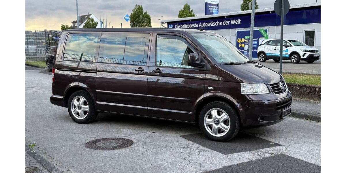 VW T5 Transporter 225.000 km 8.990 &euro; Hilden 40721