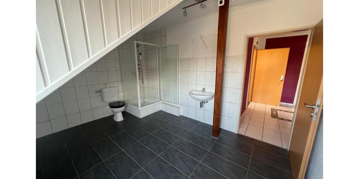Dachgeschoßwohnung Ennepetal - 2.5 Zimmer, 100 m&sup2;, 980&euro; | Angebot:25903473