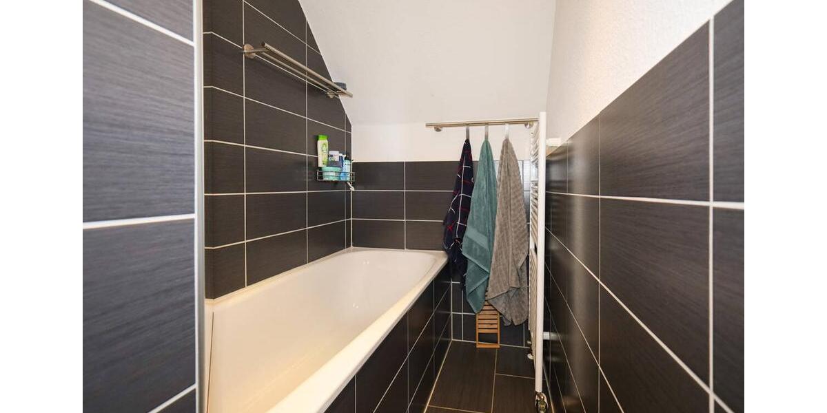 Dachgeschoßwohnung Langenfeld (Rheinland) - 3 Zimmer, 78 m&sup2;, 1.107&euro; | Angebot:26580226