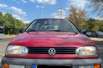 VW Golf 158.000 km 1.799 &euro; Düsseldorf 40591