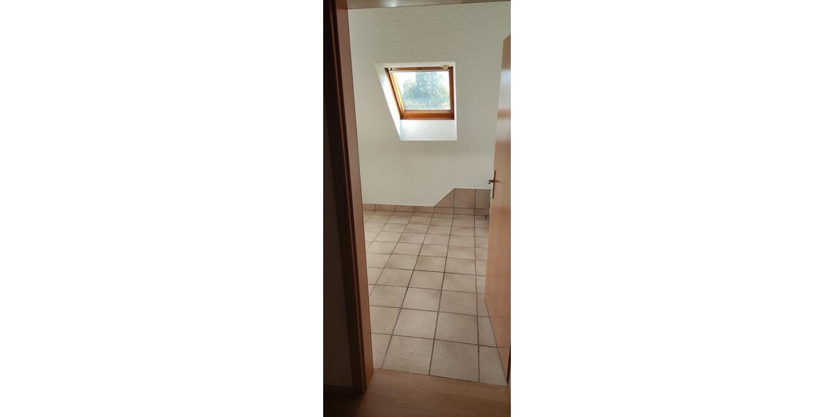 Dachgeschoßwohnung Essen Stadtbezirk IV - 3 Zimmer, 84 m&sup2;, 585&euro; | Angebot:25918030