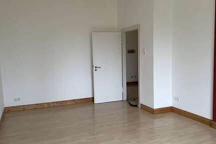 Wohnung Düsseldorf Düsseltal - 3 Zimmer, 100 m&sup2;, 1.300&euro; | Angebot:25807217