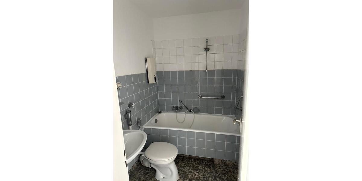 Etagenwohnung Essen Stadtkern - 2 Zimmer, 49 m&sup2;, 410&euro; | Angebot:26638424