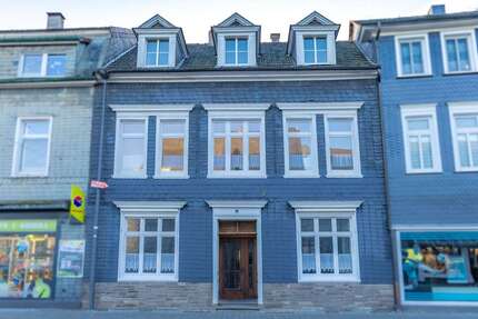 Haus Wipperfürth - 8 Zimmer, 162 m&sup2;, 315.000&euro; | Angebot:25103063