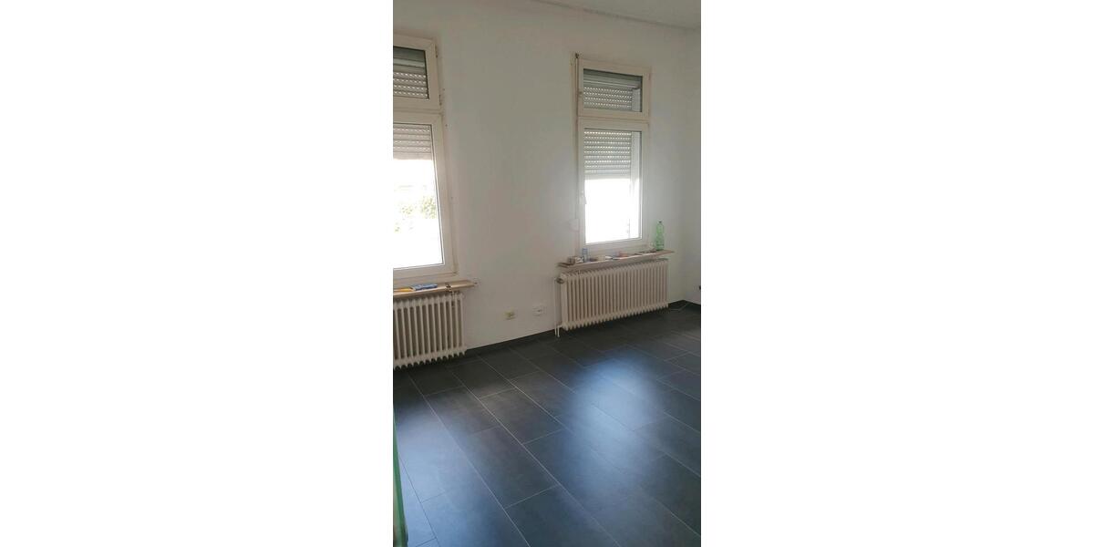 Erdgeschoßwohnung Solingen Höhscheid - 4 Zimmer, 85 m&sup2;, 950&euro; | Angebot:26042232