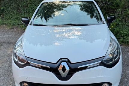 Renault Clio 69.000 km 8.100 &euro; Düsseldorf 40625