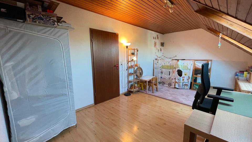 Dachgeschoßwohnung Düsseldorf Stadtbezirk 8 - 2 Zimmer, 50 m&sup2;, 700&euro; | Angebot:26024003