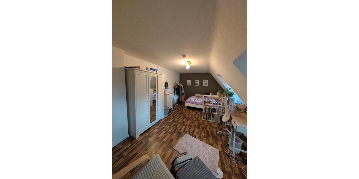 Dachgeschoßwohnung Bochum Querenburg - 3 Zimmer, 68 m&sup2;, 680&euro; | Angebot:26560395