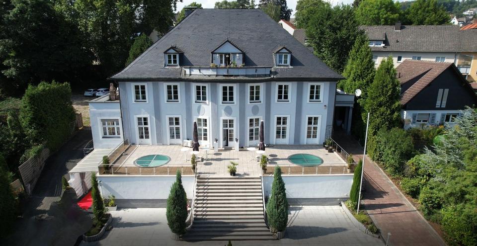 Terrassenwohnung Wetter (Ruhr) - 6 Zimmer, 350 m&sup2;, 3.500&euro; | Angebot:25542419