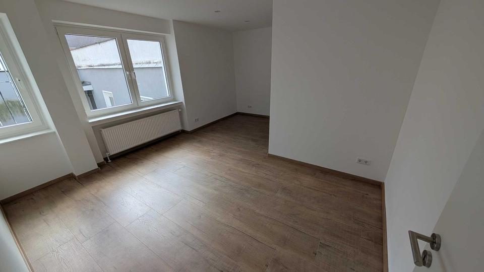 Erdgeschoßwohnung Wuppertal Gemarkung Elberfeld - 3 Zimmer, 72 m&sup2;, 890&euro; | Angebot:26633198