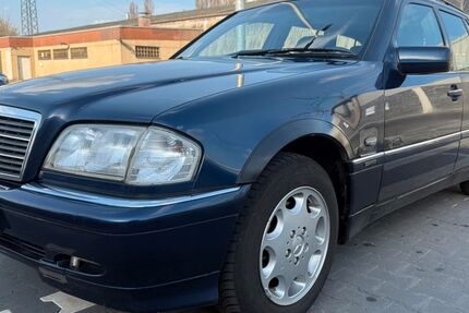 Mercedes-Benz C 180 234.904 km 1.800 &euro; Radevormwald 42477