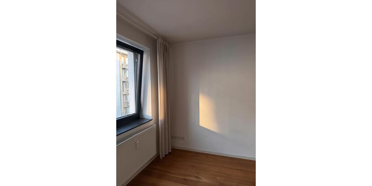 Etagenwohnung Düsseldorf Stadtmitte - 1 Zimmer, 28 m&sup2;, 800&euro; | Angebot:25841759
