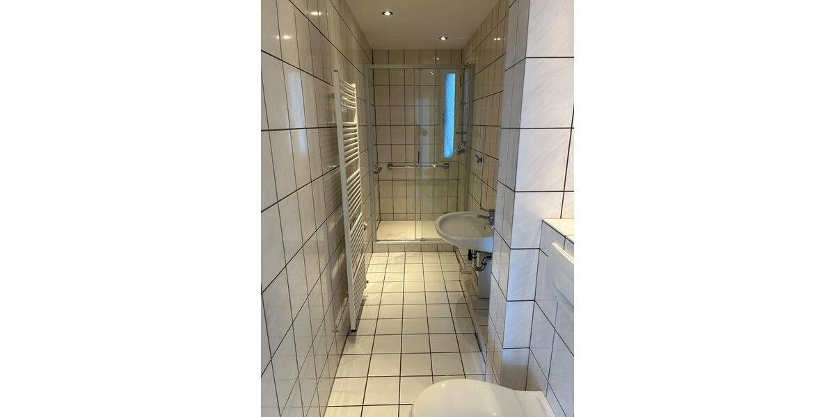 Etagenwohnung Remscheid - 2 Zimmer, 61 m&sup2;, 450&euro; | Angebot:25981153