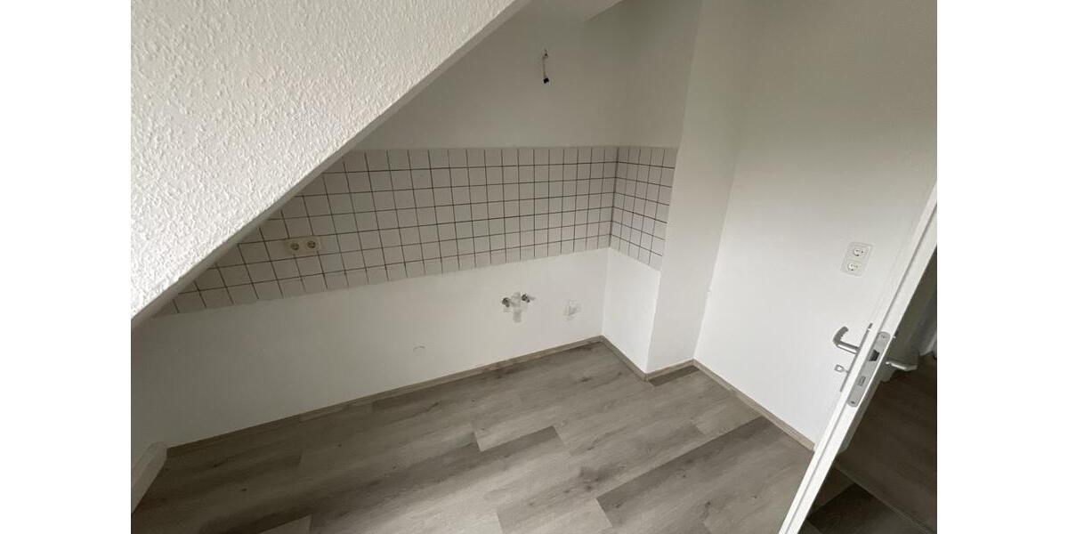 Dachgeschoßwohnung Essen Stadtbezirk IV - 2 Zimmer, 48 m&sup2;, 409&euro; | Angebot:25423606