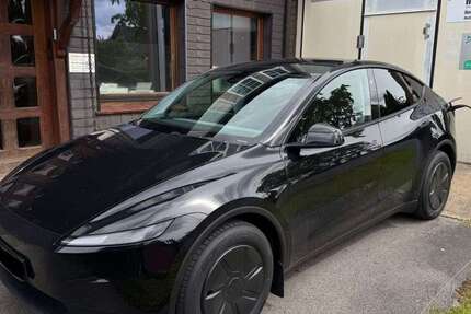 Tesla Model Y 1.800 km 44.999 &euro; Solingen 42699