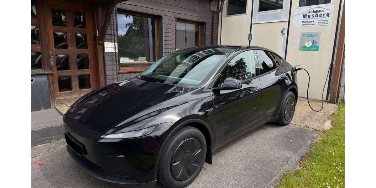 Tesla Model Y 1.800 km 44.999 &euro; Solingen 42699
