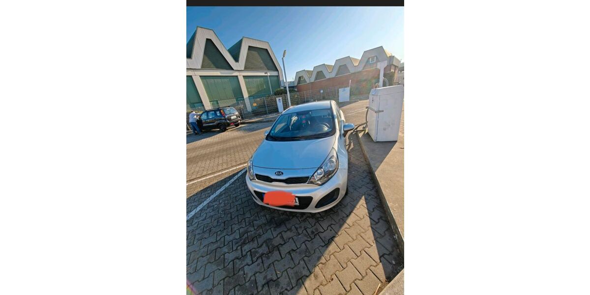 Kia Rio 108.500 km 5.300 &euro; Kürten 51515