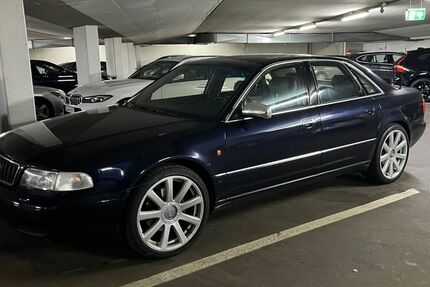Audi S8 174.210 km 15.999 &euro; Düsseldorf 40219